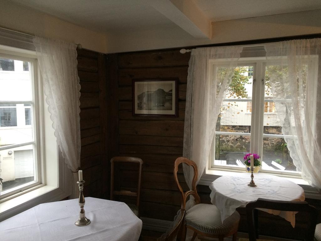Gjestehuset Ibsen Grimstad  Dış mekan fotoğraf