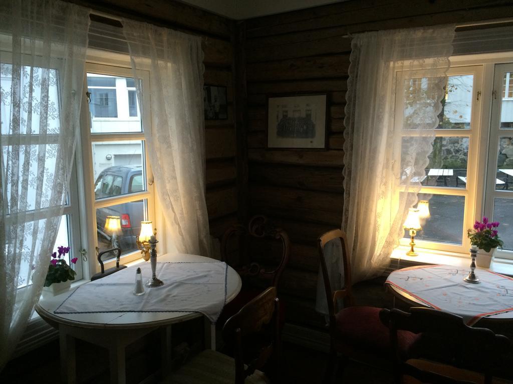 Gjestehuset Ibsen Grimstad  Dış mekan fotoğraf