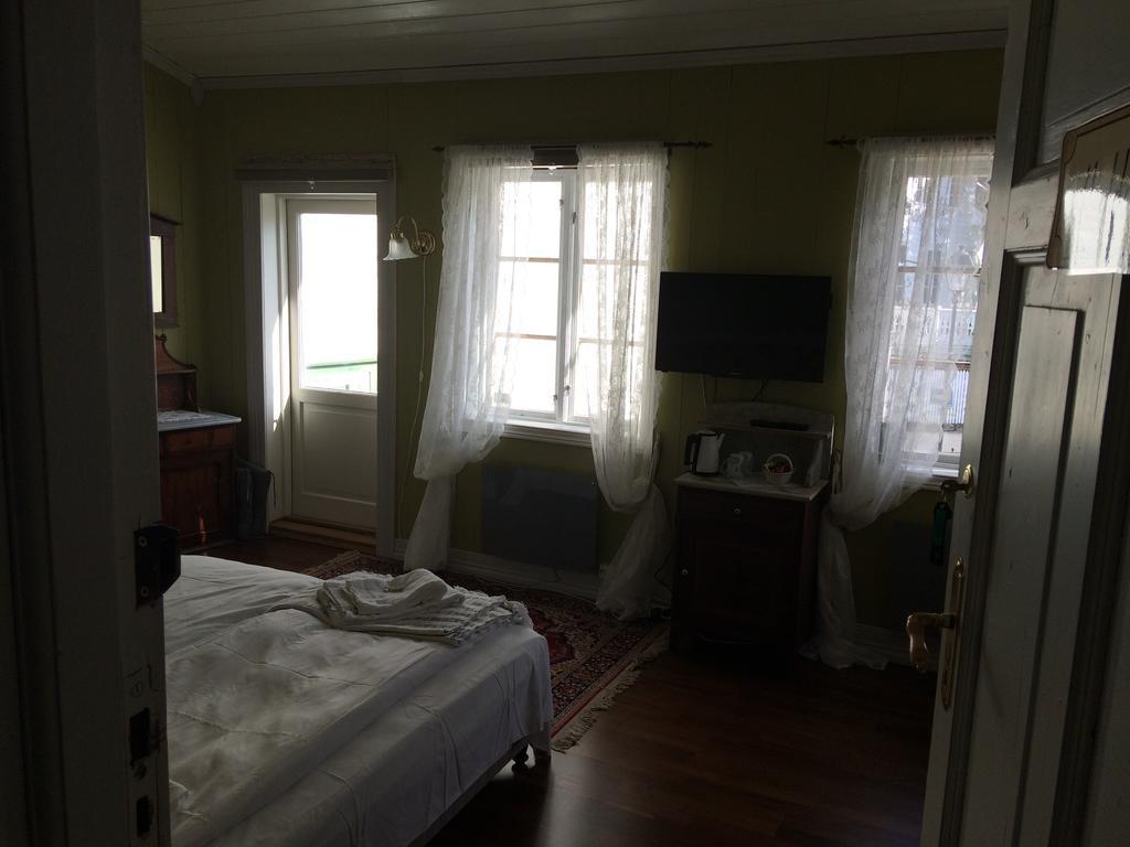 Gjestehuset Ibsen Grimstad  Dış mekan fotoğraf